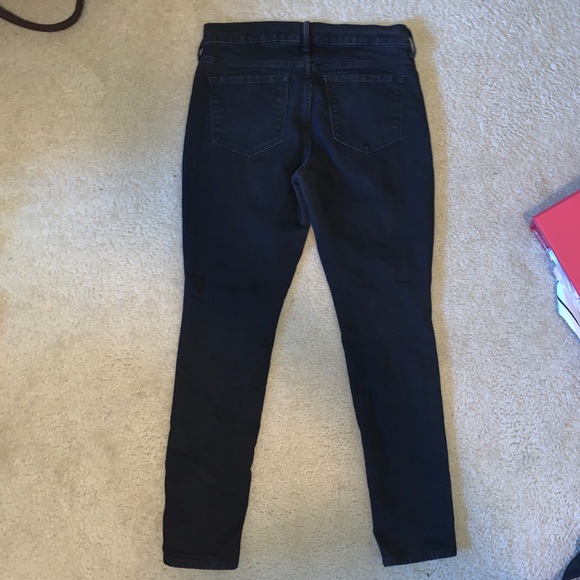 BLACK MID RISE JEANS 4 SHORT - Picture 7 of 7
